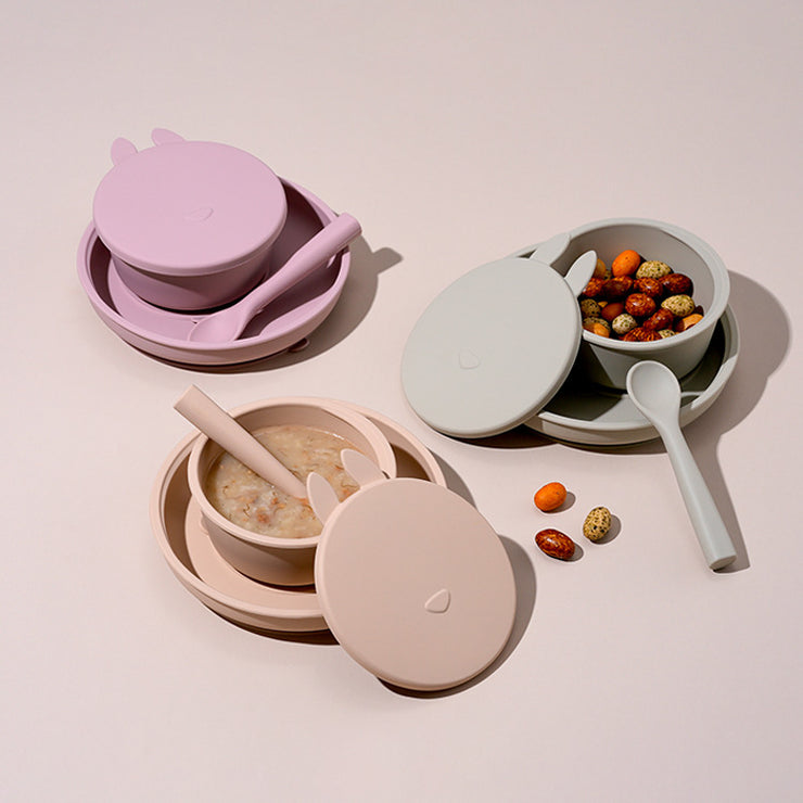 Non-slip silicone baby dinner plate with suction base – BPA-free, divided tray for mess-free toddler feeding.
