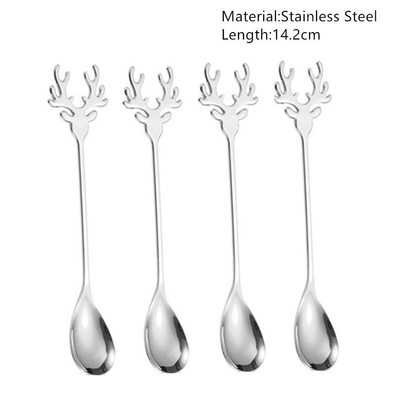 Festive Merry Christmas party spoons for holiday dinners and table decorations – red and green Xmas-themed cutlery.
