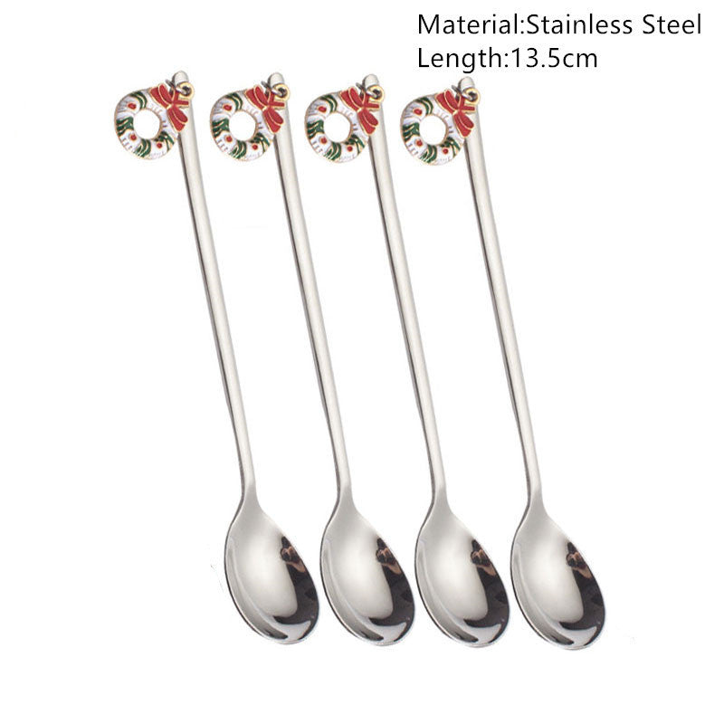 Festive Merry Christmas party spoons for holiday dinners and table decorations – red and green Xmas-themed cutlery.

