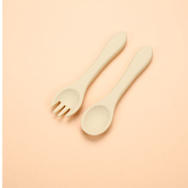 Non-slip silicone baby dinner plate with suction base – BPA-free, divided tray for mess-free toddler feeding.
