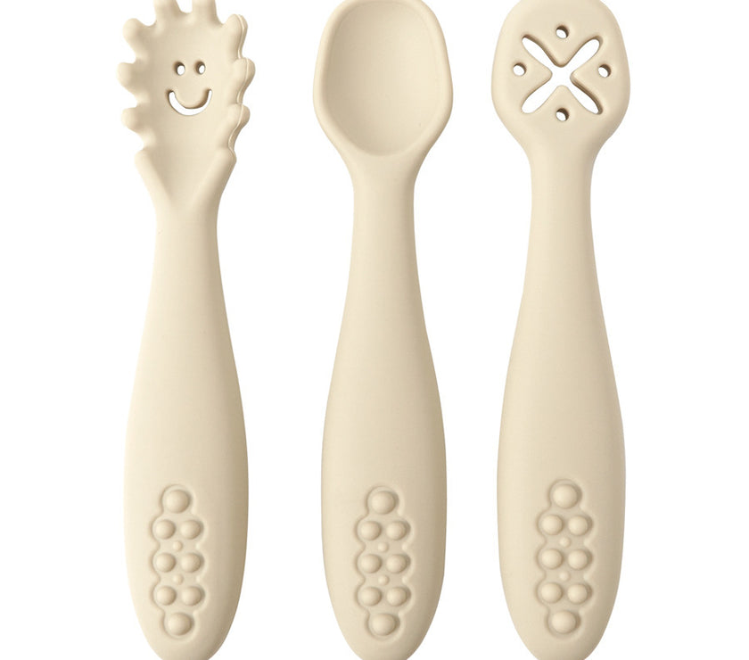 3-pack baby silicone cutlery set with spoons and forks – soft, BPA-free, toddler-friendly utensils.
